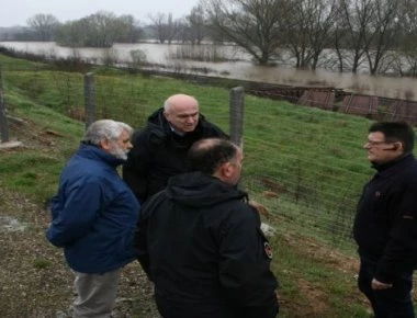 Σε κατάσταση έκτακτης ανάγκης ο νομός Έβρου λόγω των τεράστιων όγκων νερού του ποταμού